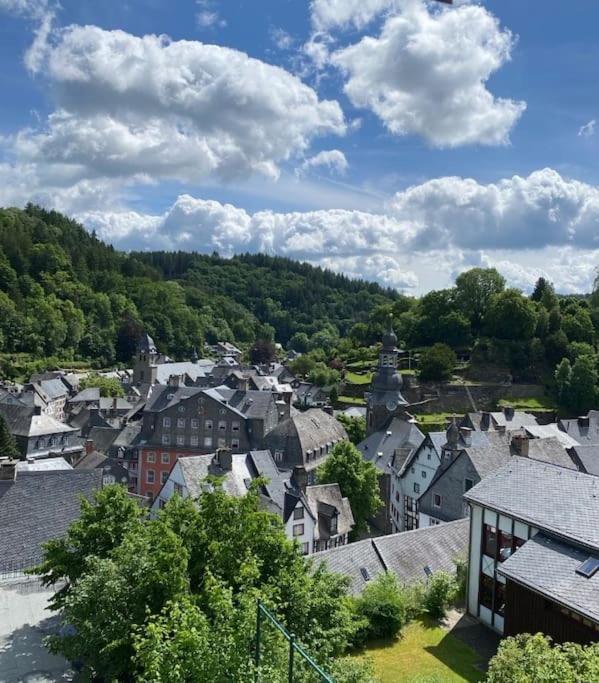 Hueftgold Schlafen & Wohnen Lejlighed Monschau Eksteriør billede